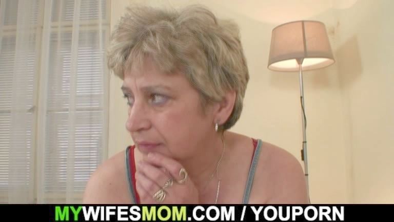 mom waching porn video