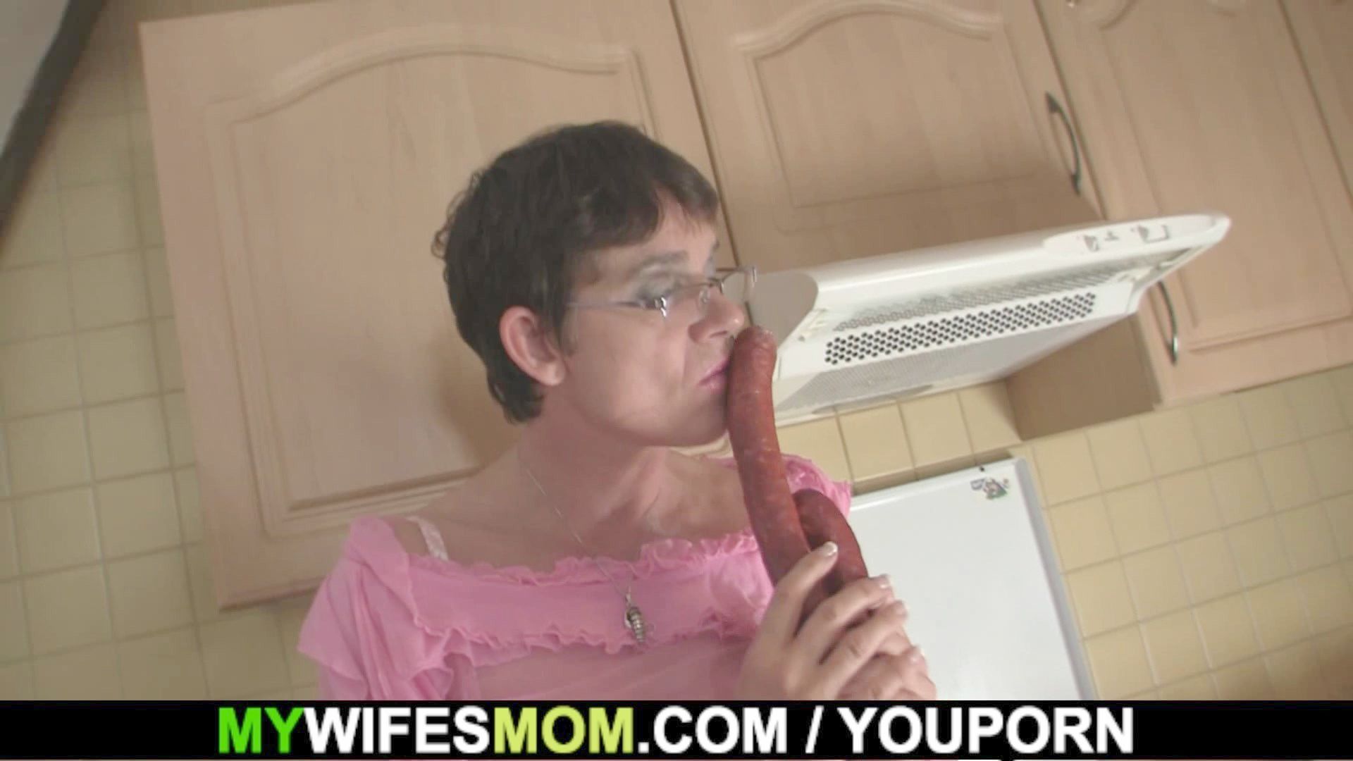 mom sleeing force sex