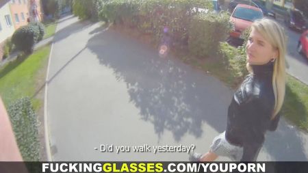 Woman Piss Hiden Camera