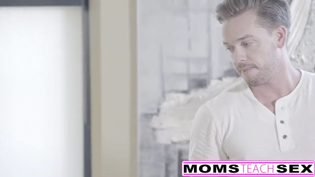 mom and sun india video