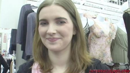 Mia Khalifa Is Cumming For Dinner Porn